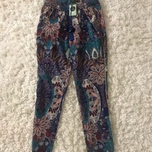 Patterned jogger slacks